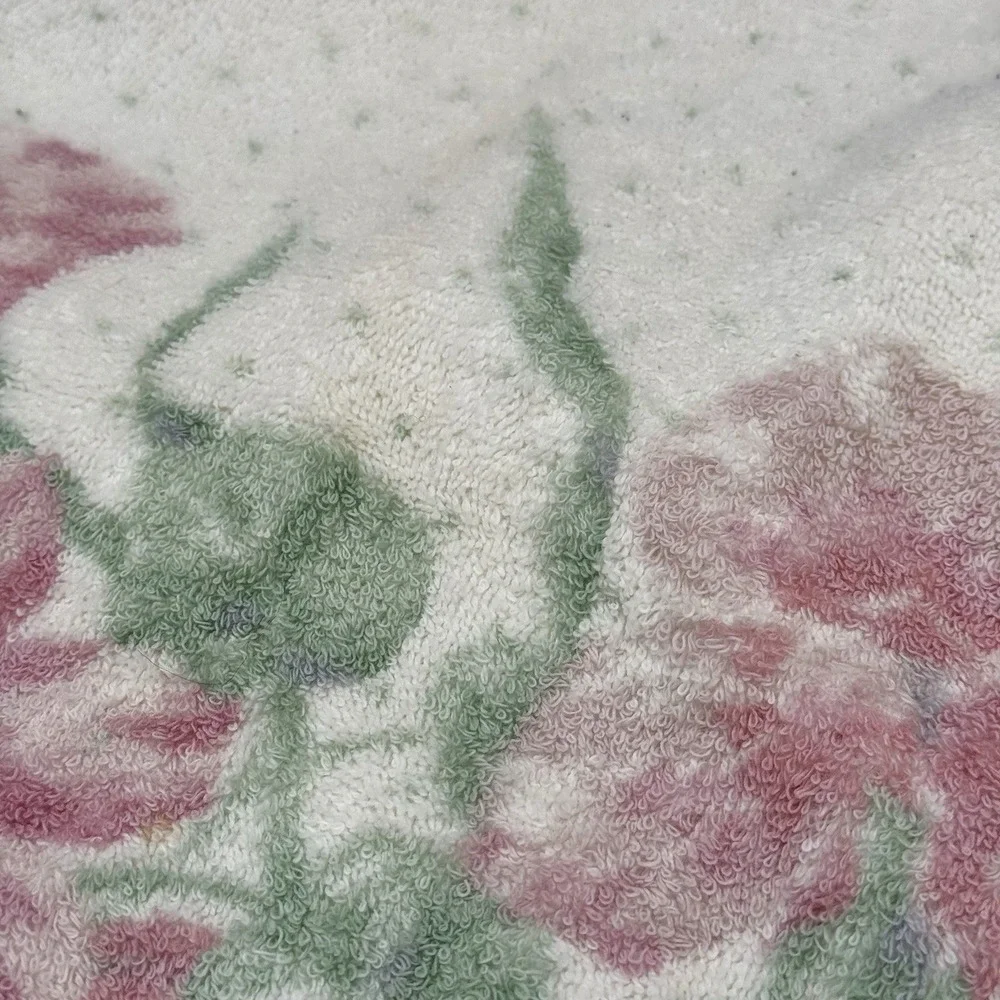 Vintage Utica J P Stevens White Pink Pastel Butterfly‎ Floral Bath Towel U.S.A.